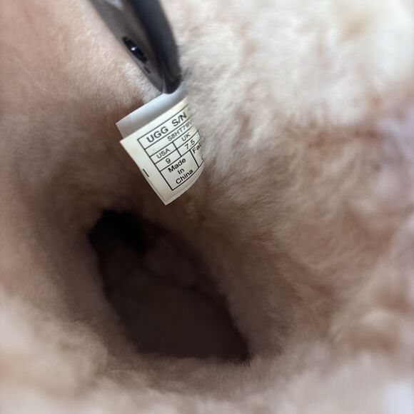 New Womens UGG Boots Sz 9 Classic Short Pink Shell Seashell Suede Wool Sold Out - Picture 15 of 16